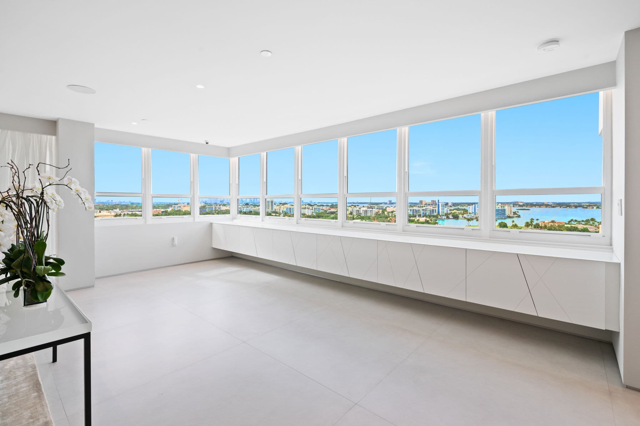 Sunroom with panoramic Intracoastal views